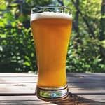 bière de couleur blanche