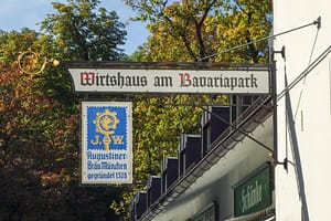 reinheitsgebot définition - taverne bavaroise traditionnelle servant de la bière